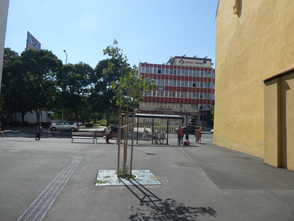 Vásárcsarnok buszmegálló NY